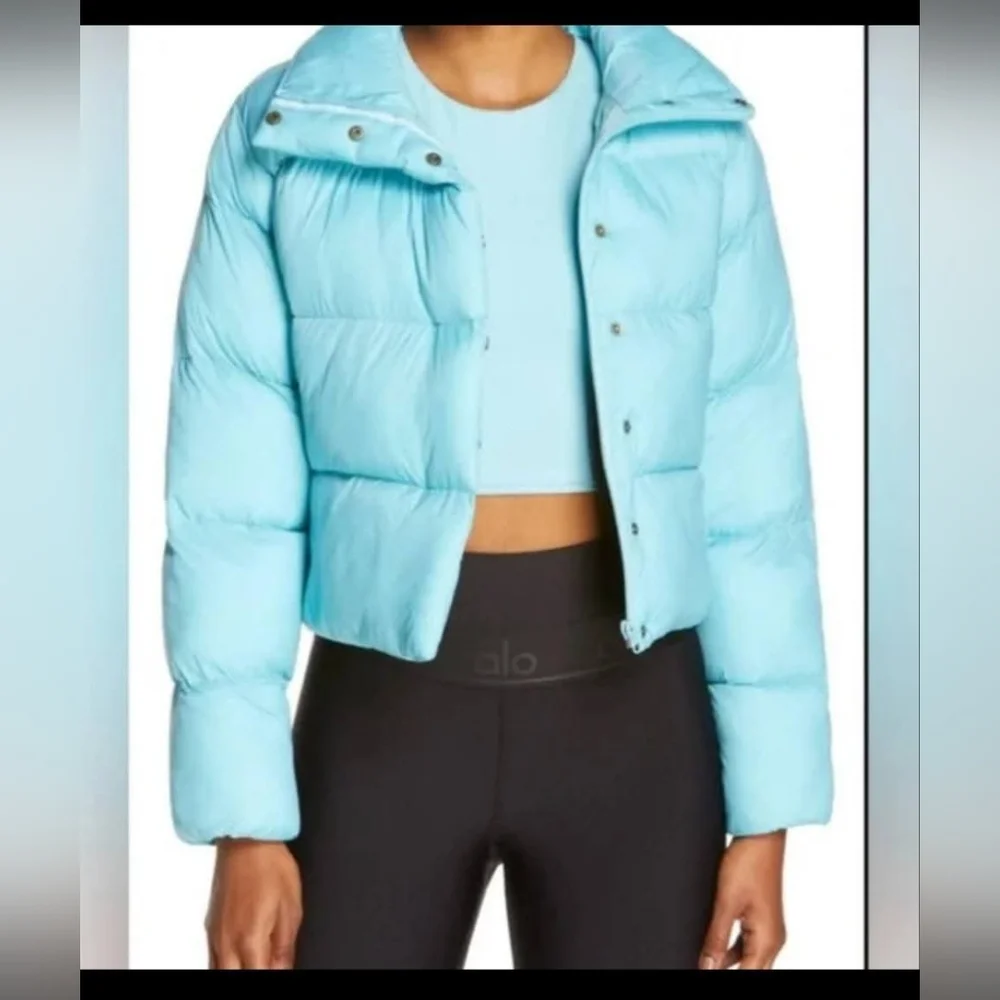 Alo Yoga Gold Rush Puffer Jacket Coat in Blue Quartz size SMALL